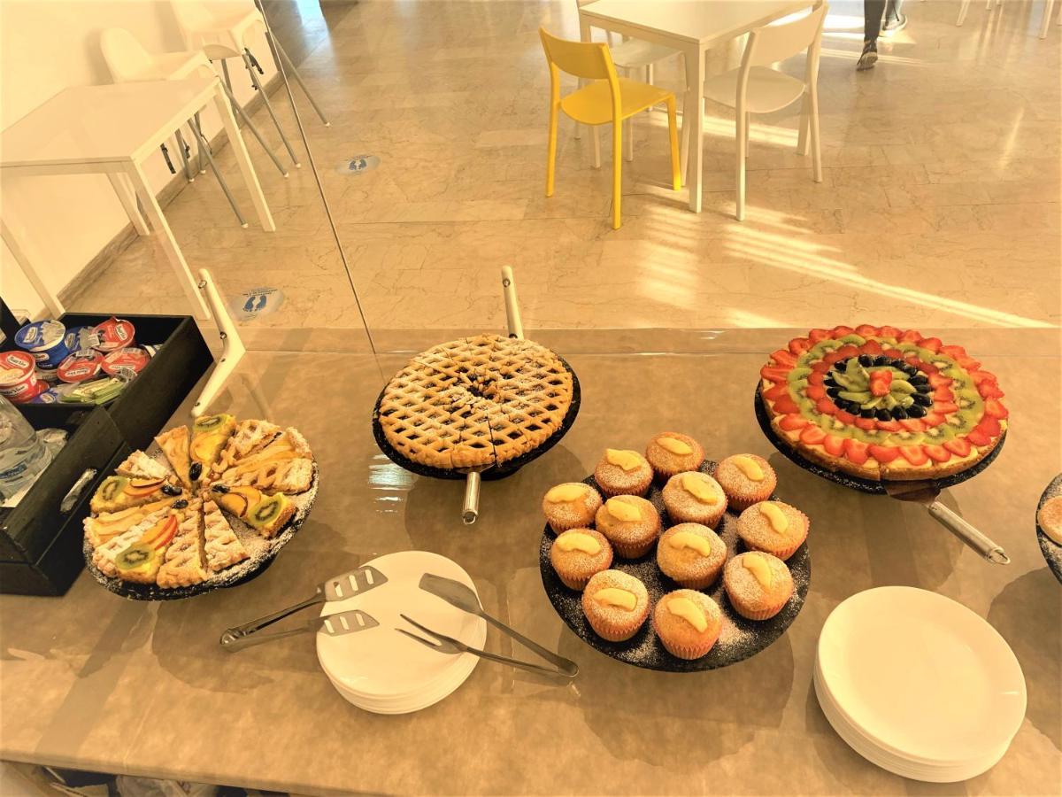 Hotel Levante Convenzionato Aquafan E Oltremare Riccione Ngoại thất bức ảnh