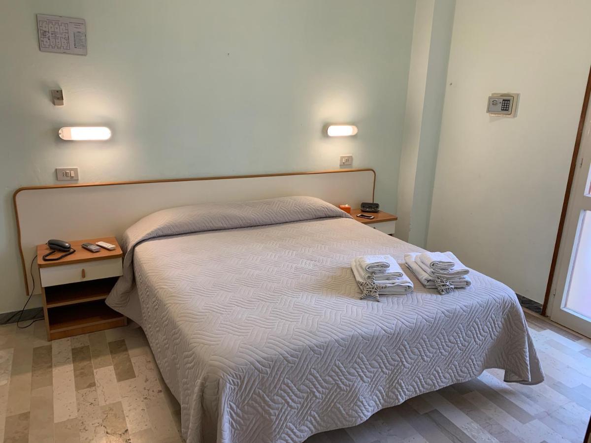 Hotel Levante Convenzionato Aquafan E Oltremare Riccione Ngoại thất bức ảnh