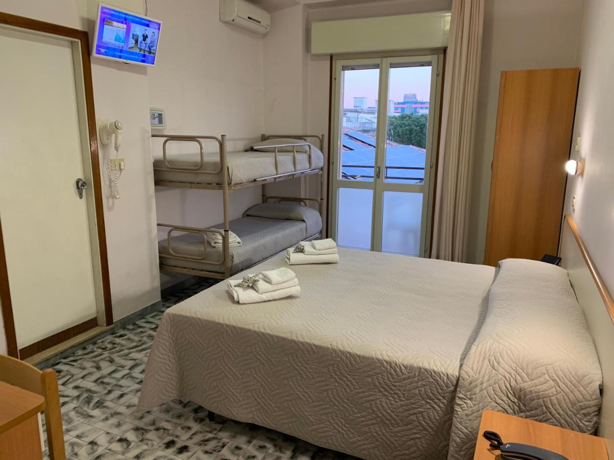 Hotel Levante Convenzionato Aquafan E Oltremare Riccione Ngoại thất bức ảnh
